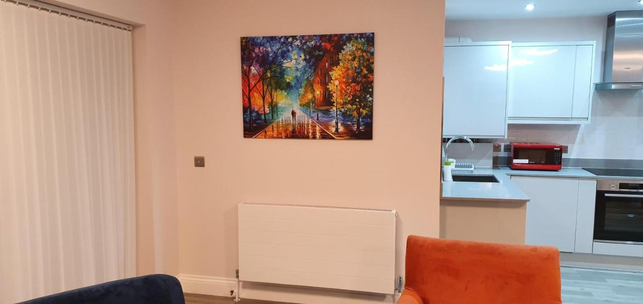 Garland Modern Spacious Apartment, Brentwood 1 エクステリア 写真