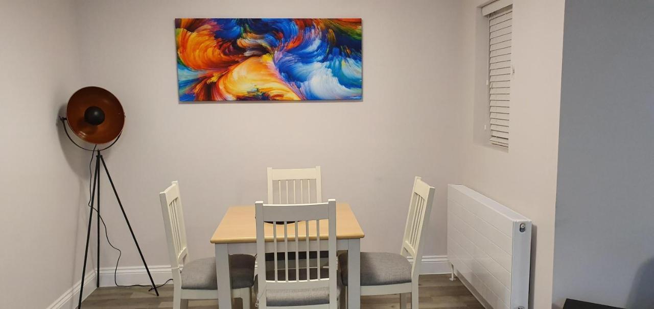 Garland Modern Spacious Apartment, Brentwood 1 エクステリア 写真